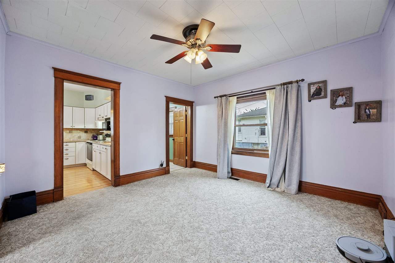 1707 8th Avenue Belle Plaine IA 52208