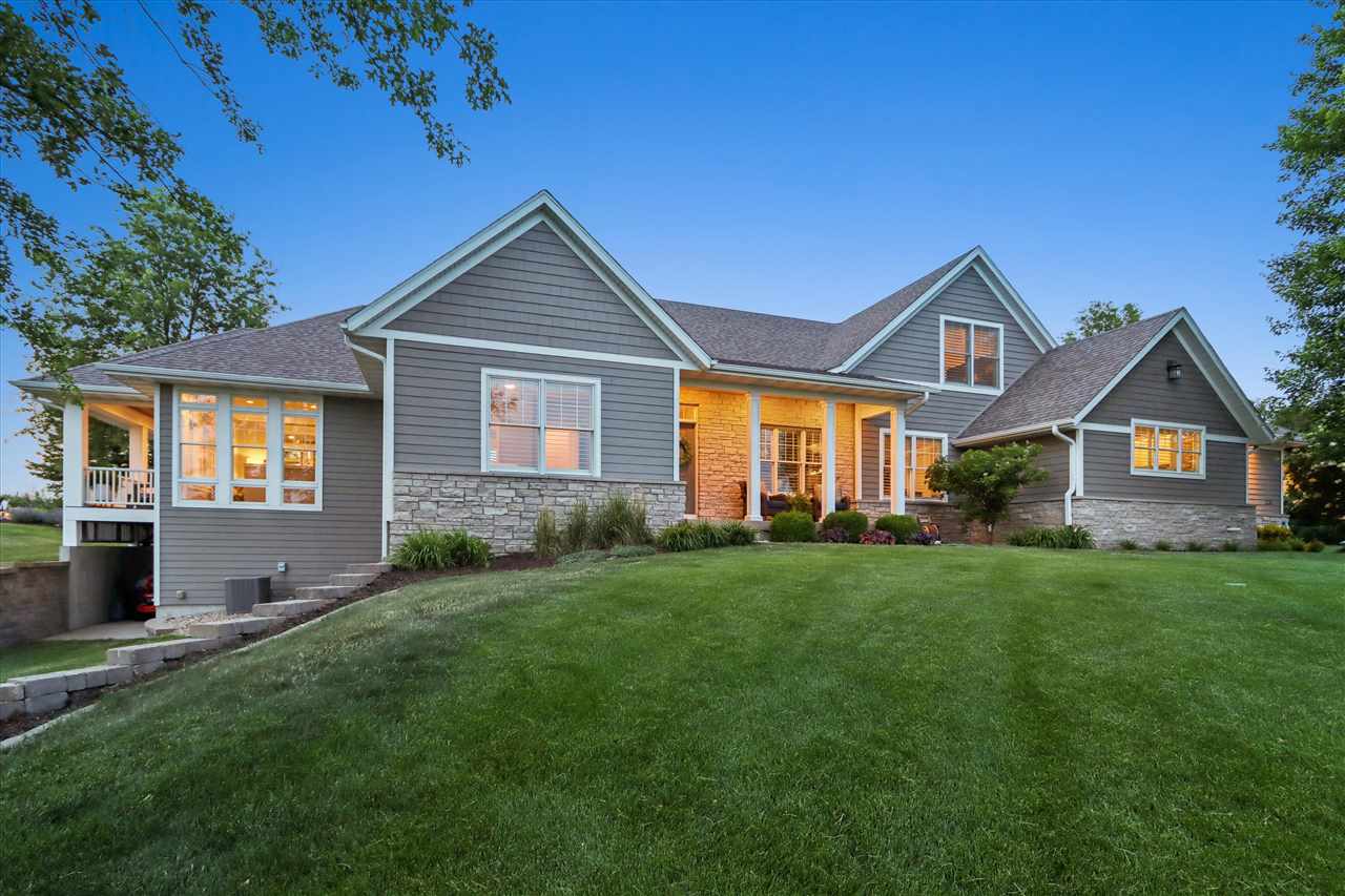 3738 Lacina Drive SW Iowa City IA 52240