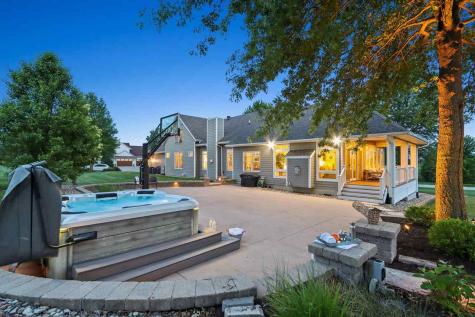 3738 Lacina Drive SW Iowa City IA 52240