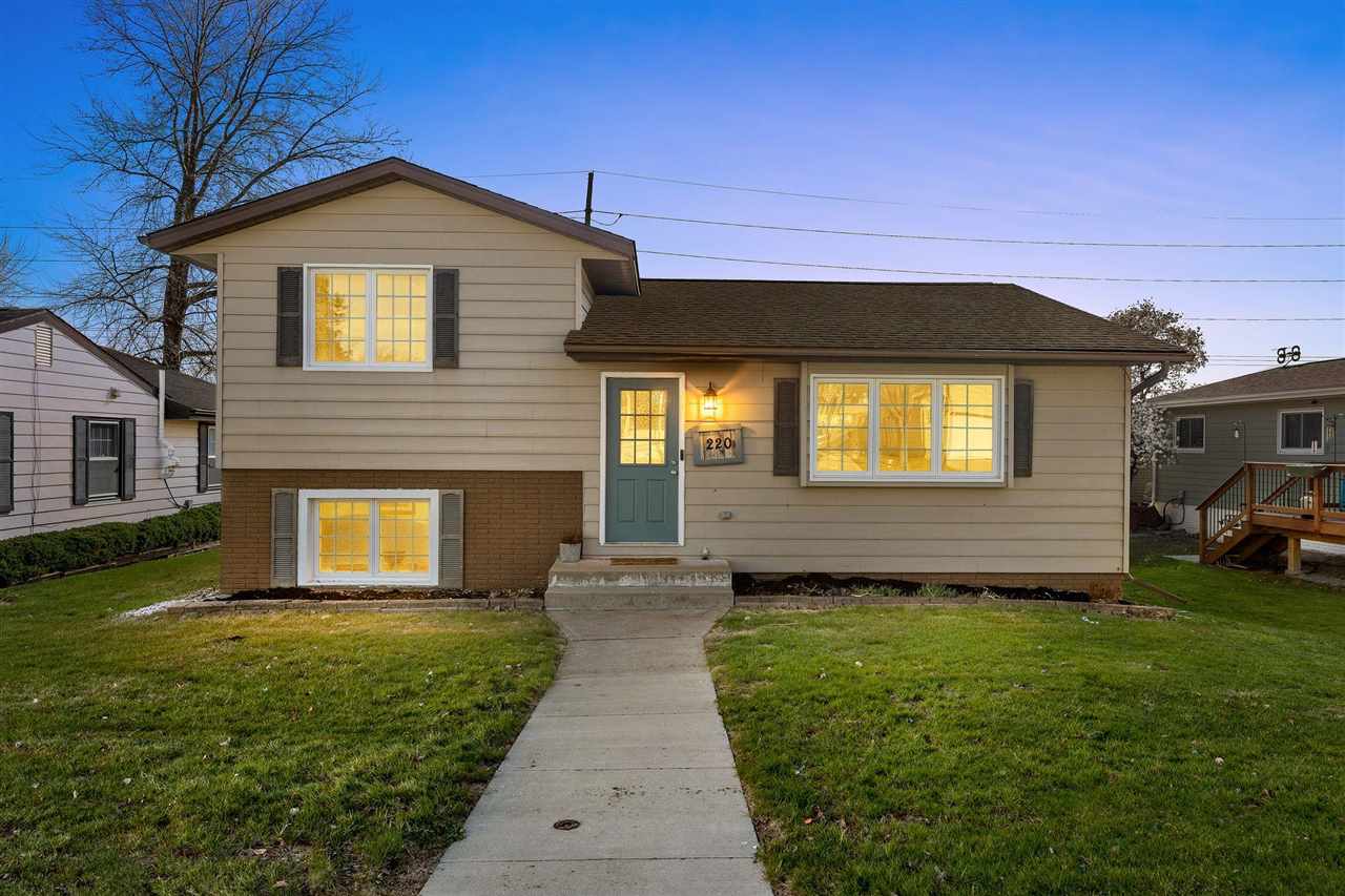 220 Summerhays Street Tiffin IA 52340