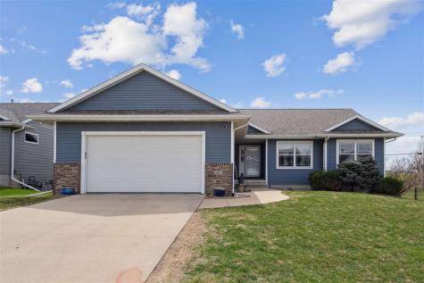 207 Cherry Park Drive NW Cedar Rapids IA 52405