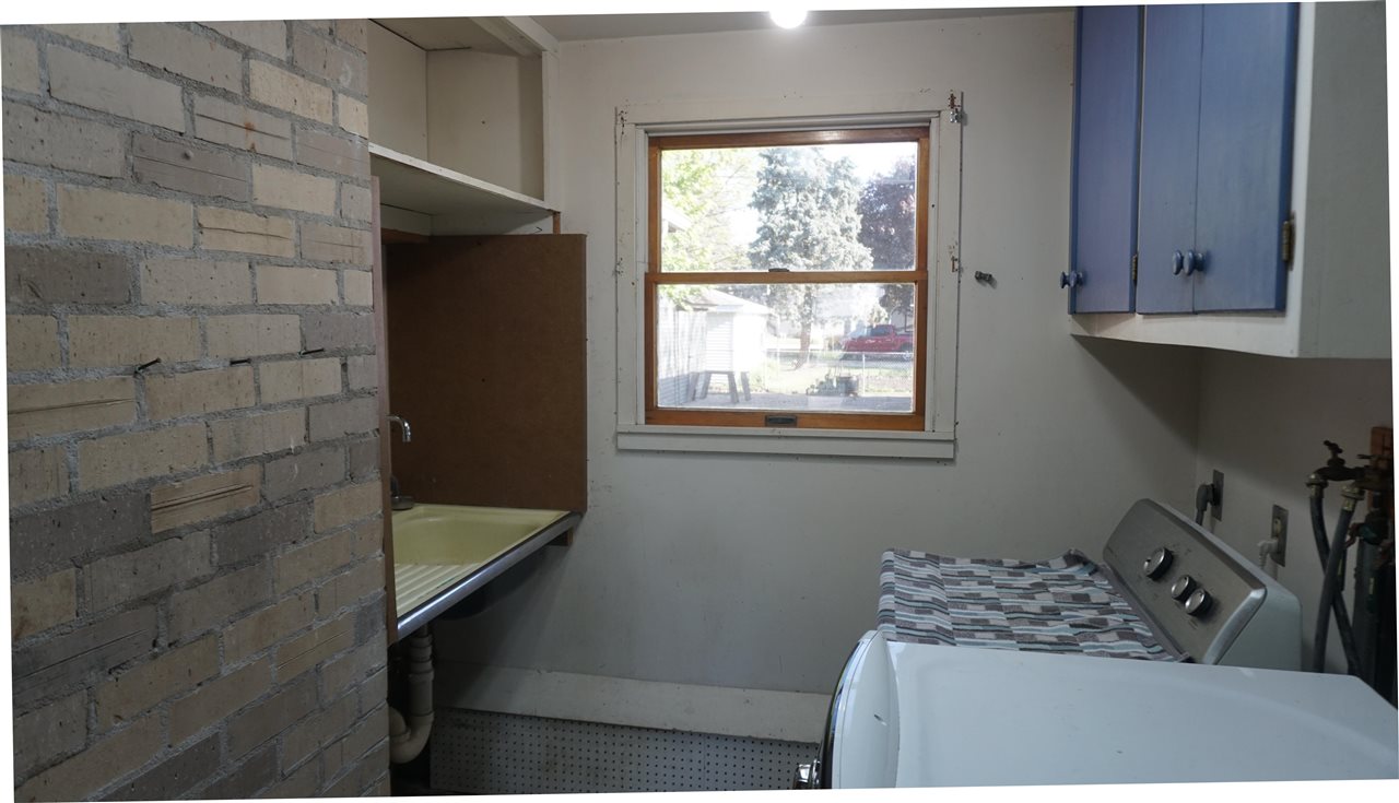448 Brady Street Hills IA 52235