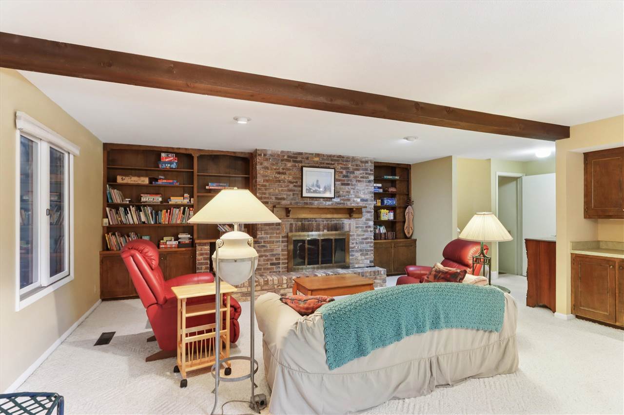 1950 Calvin Avenue Iowa City IA 52246