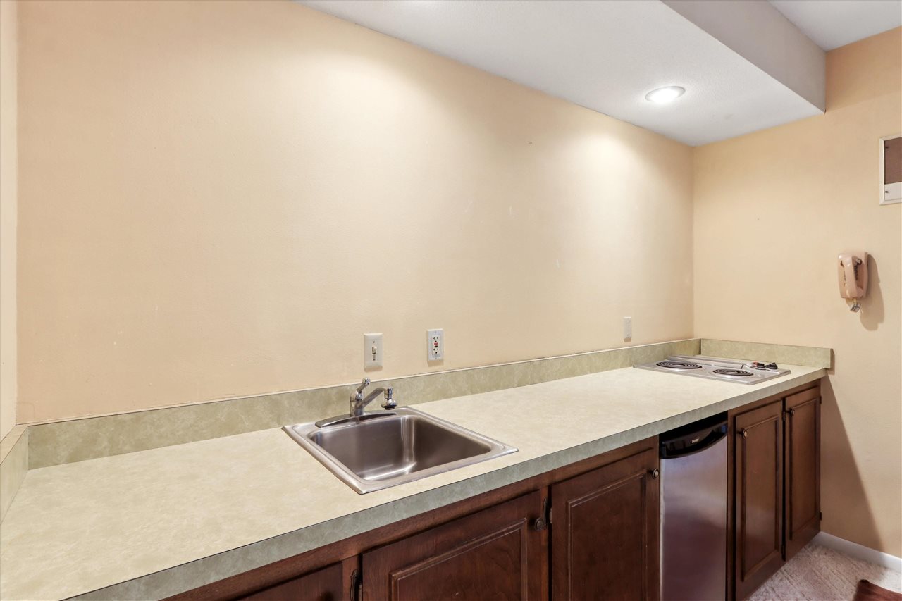 1950 Calvin Avenue Iowa City IA 52246