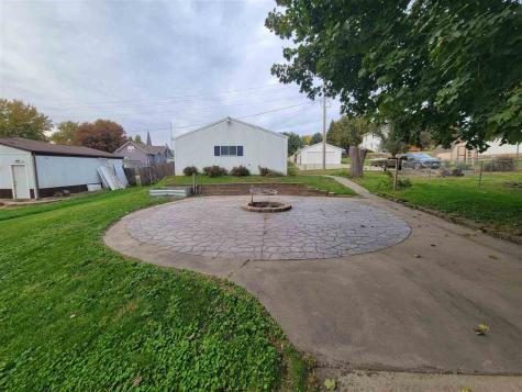 214 E Center Street Oxford IA 52322