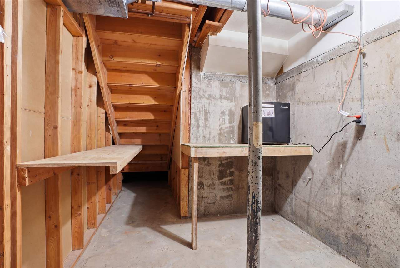1895 Underwood Avenue Ainsworth IA 52201