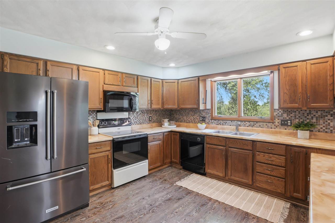 1895 Underwood Avenue Ainsworth IA 52201