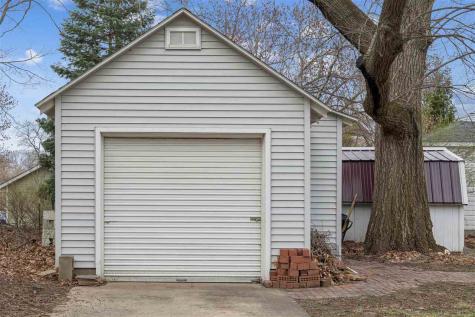 409 S 7th Avenue Iowa City IA 52240