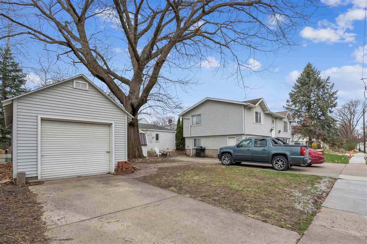 409 S 7th Avenue Iowa City IA 52240