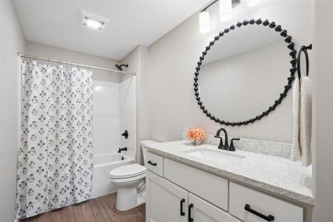 1271 Roosevelt Circle North Liberty IA 52317-1304