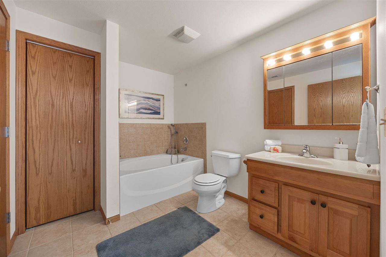1346 Sweeting Lane Coralville IA 52241