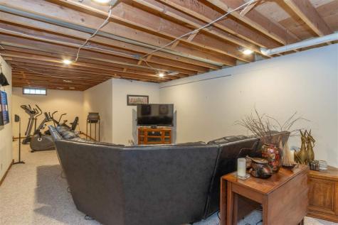 610 S 15th Avenue Washington IA 52353