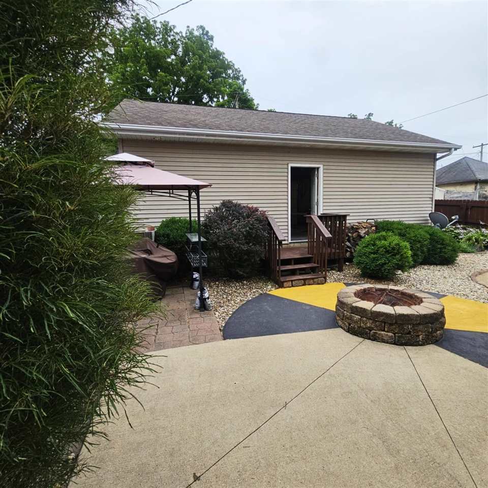 105 N Division Street Anamosa IA 52205-0000