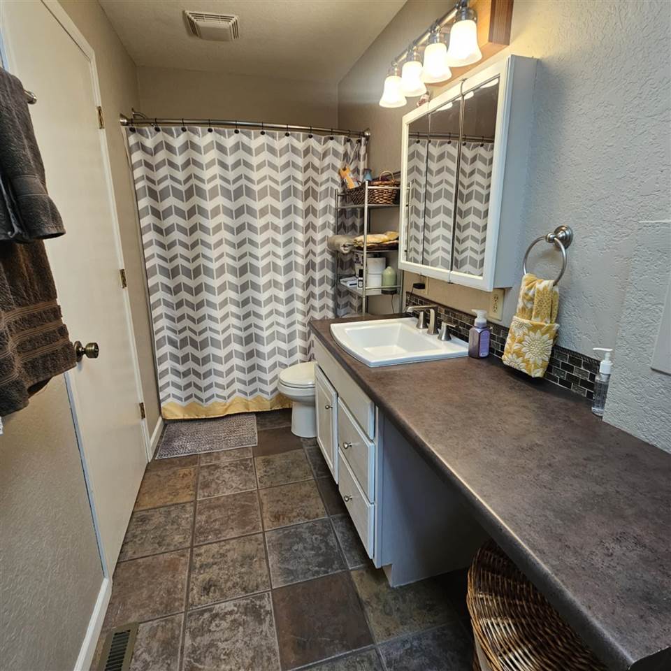 105 N Division Street Anamosa IA 52205-0000