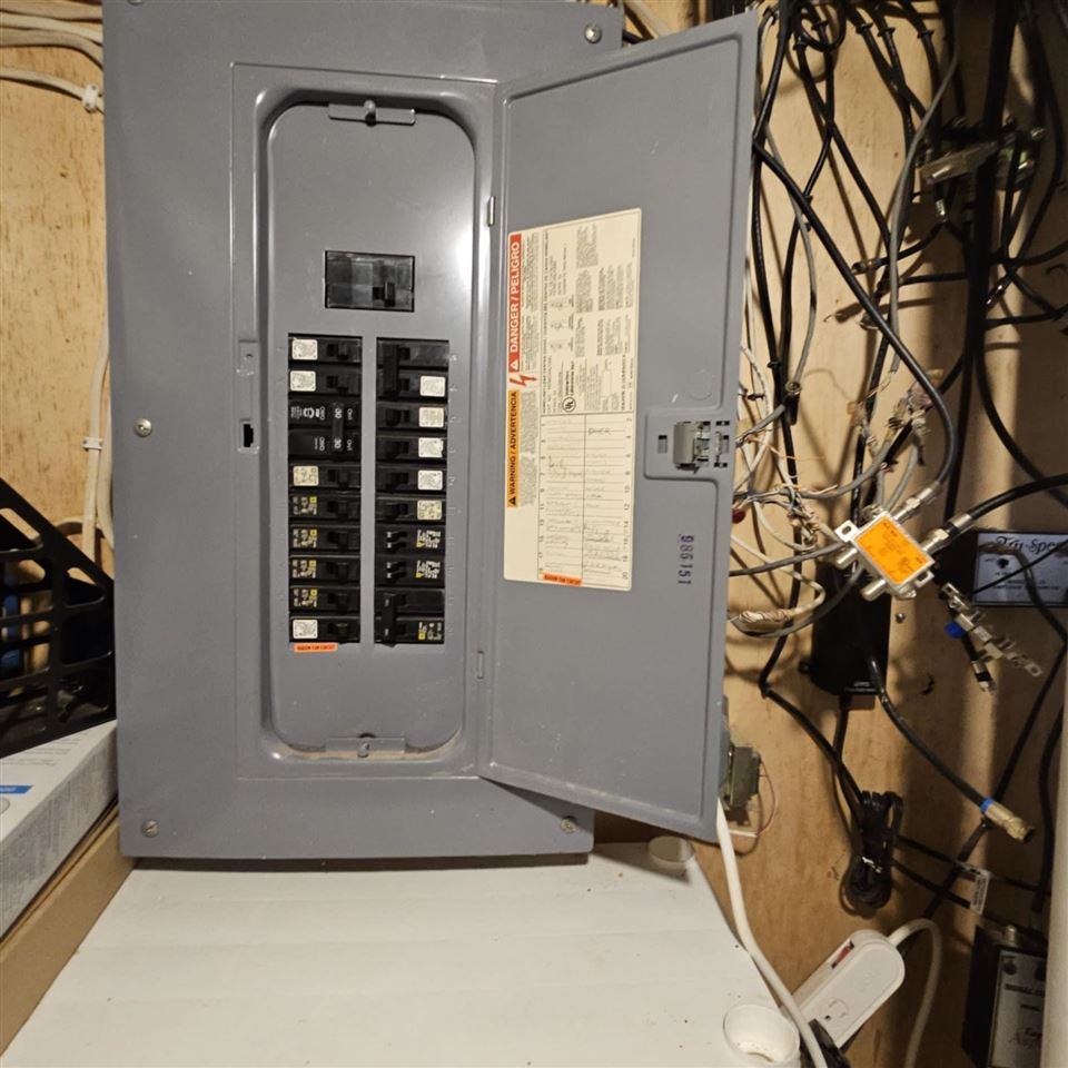 105 N Division Street Anamosa IA 52205-0000