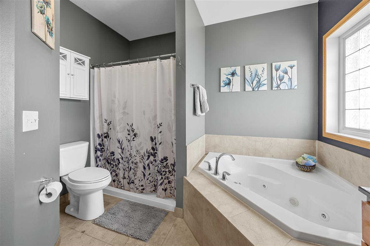 1490 Ridgeview Avenue West Liberty IA 52776