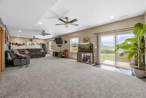 1490 Ridgeview Avenue West Liberty IA 52776
