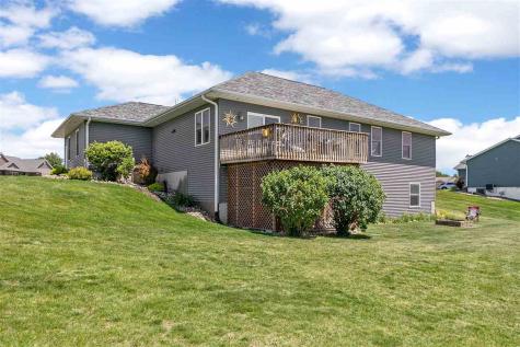 1490 Ridgeview Avenue West Liberty IA 52776