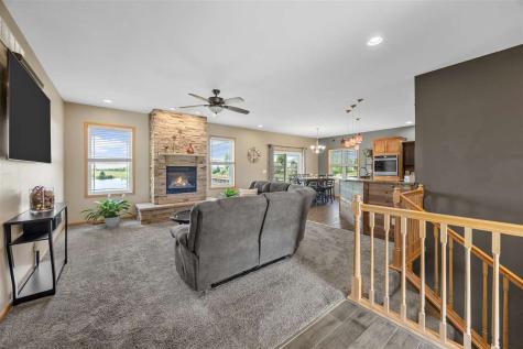 1490 Ridgeview Avenue West Liberty IA 52776