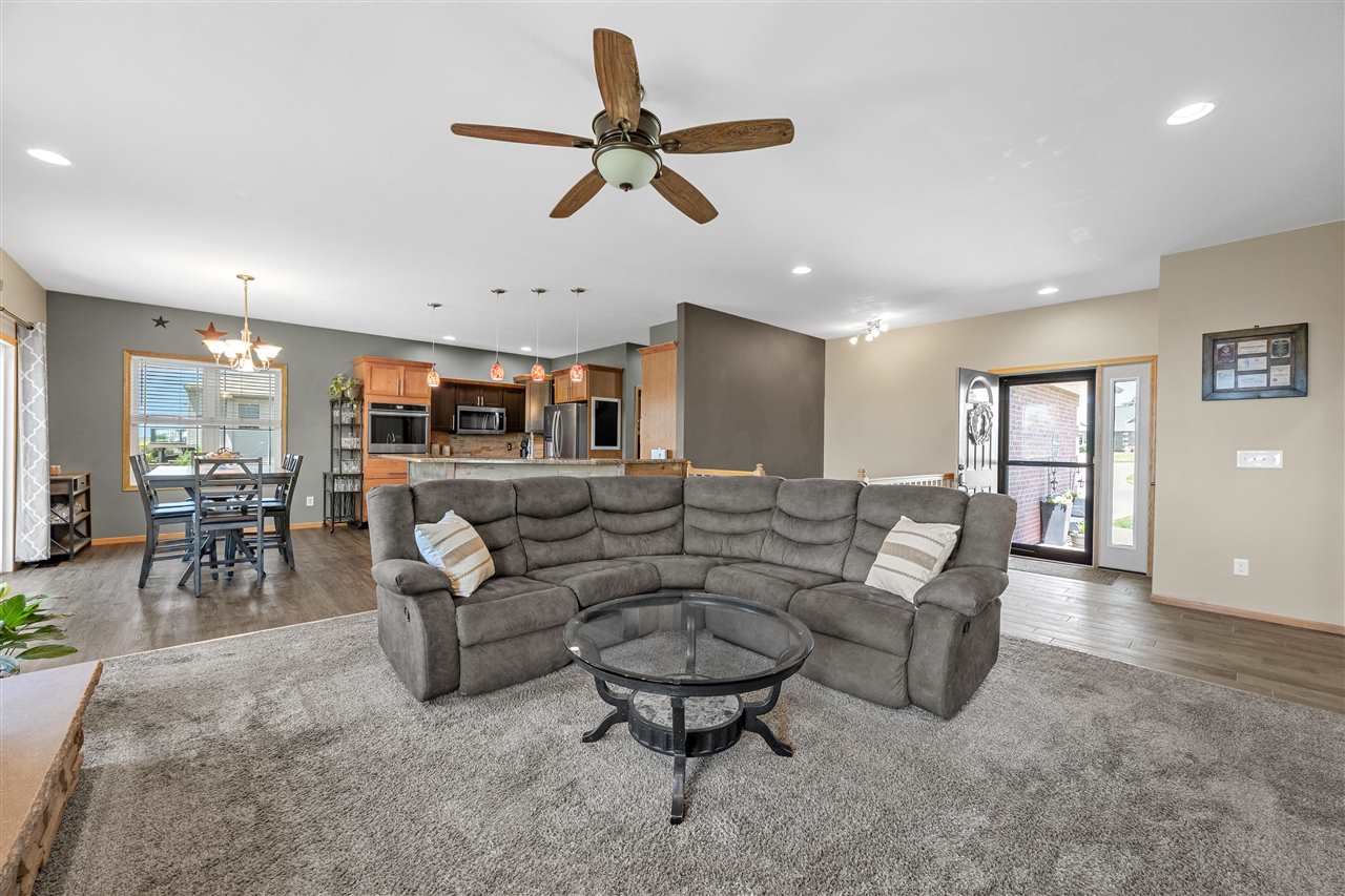 1490 Ridgeview Avenue West Liberty IA 52776