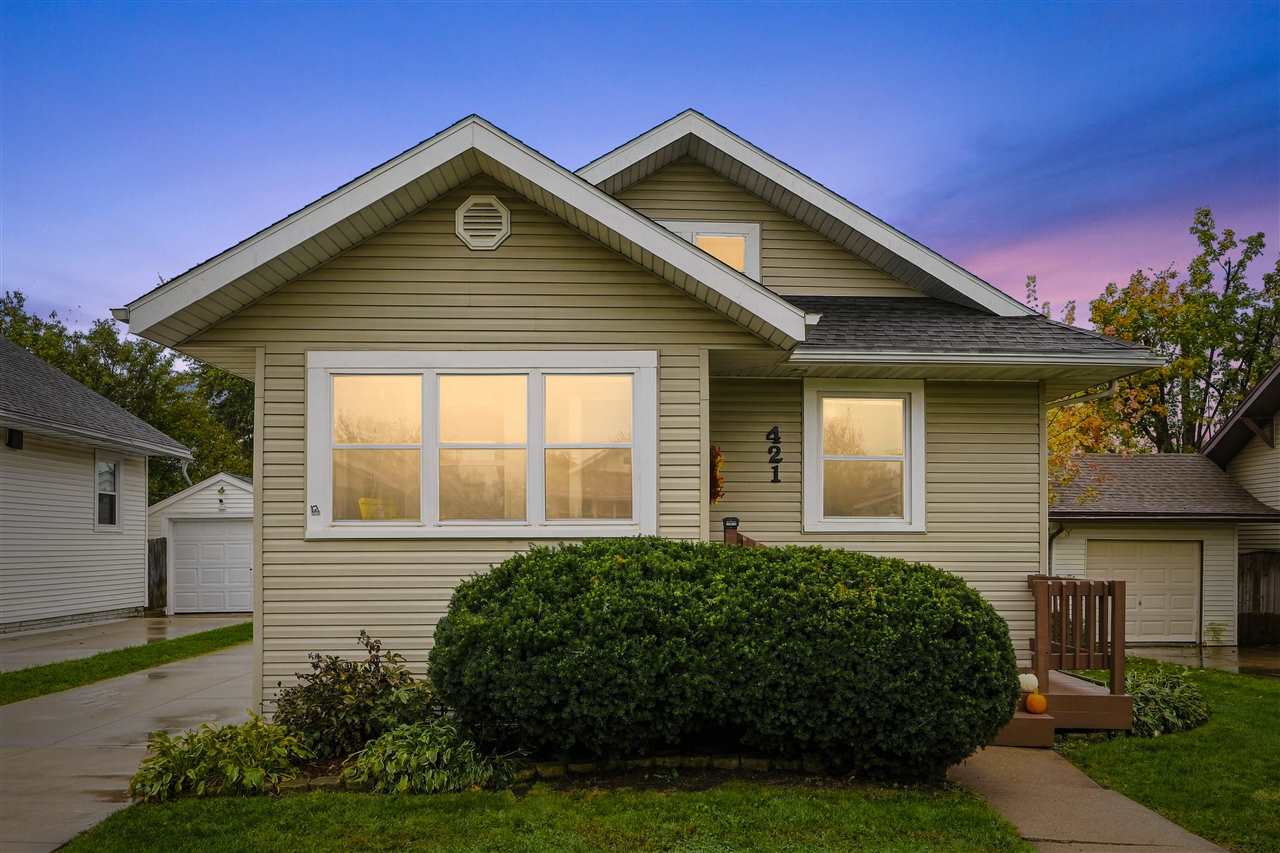 Cedar Rapids IA, 421 33RD Street NE