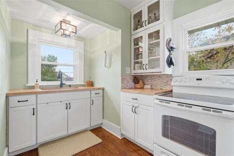 421 33rd Street NE Cedar Rapids IA 52402