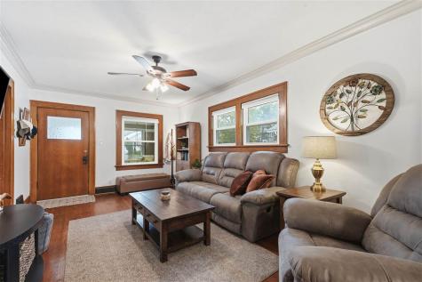 421 33rd Street NE Cedar Rapids IA 52402