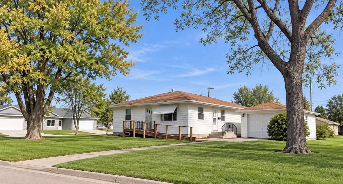 1024 N 4th Avenue Washington IA 52353