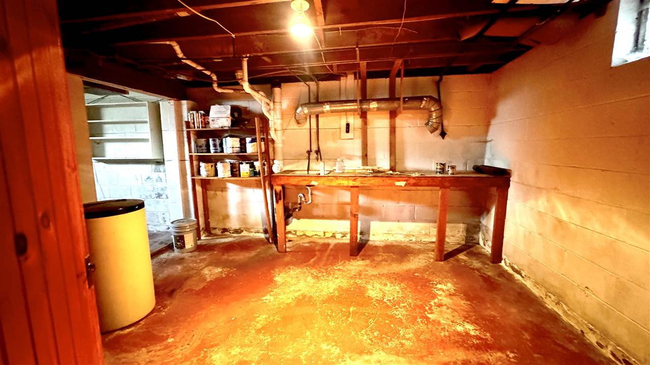 1024 N 4th Avenue Washington IA 52353
