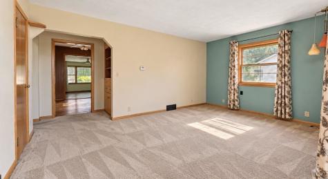 1024 N 4th Avenue Washington IA 52353