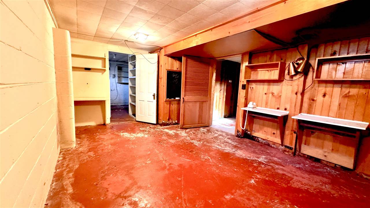 1024 N 4th Avenue Washington IA 52353
