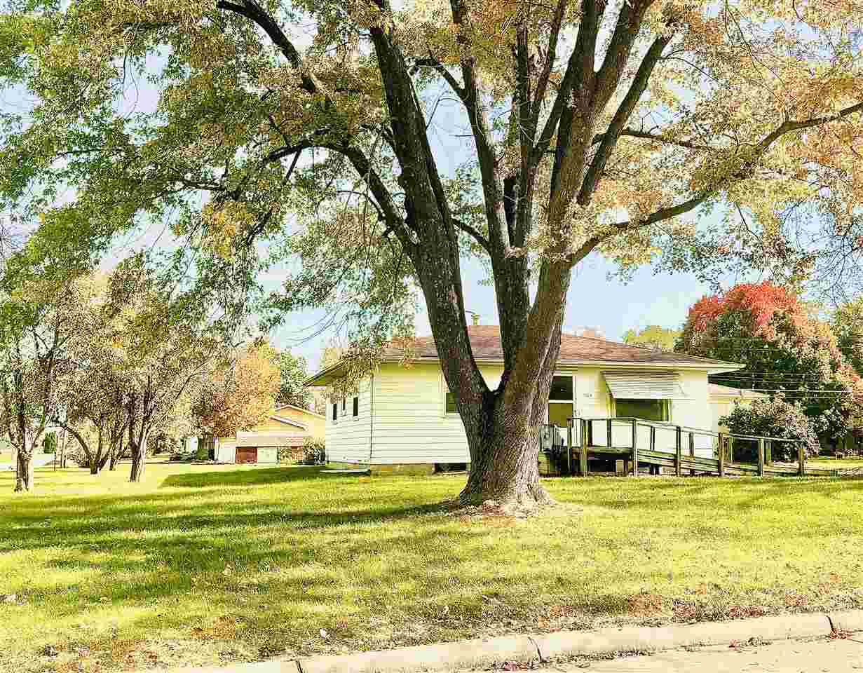 1024 N 4th Avenue Washington IA 52353