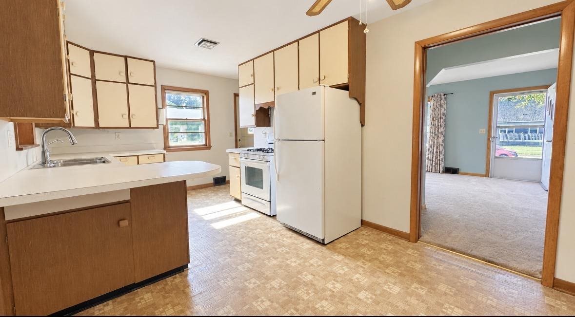 1024 N 4th Avenue Washington IA 52353