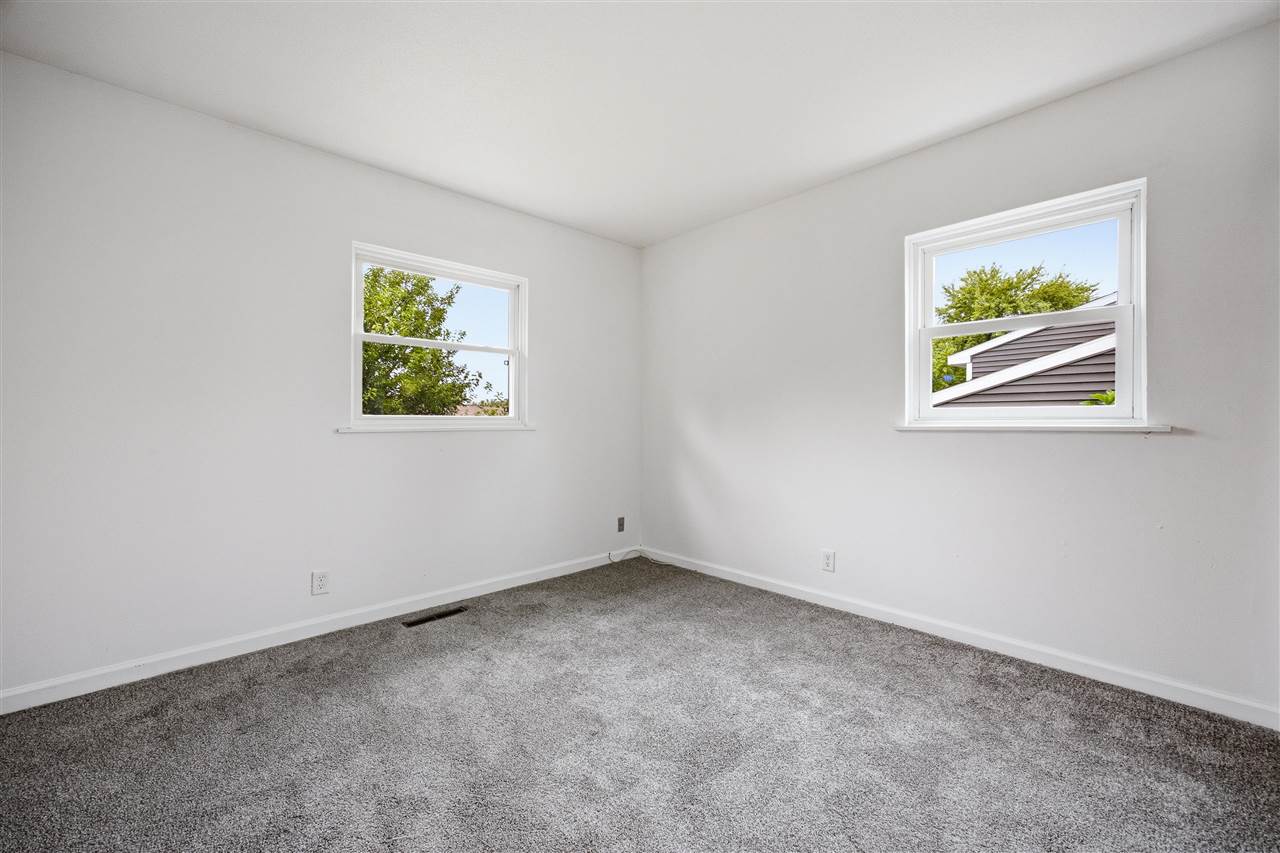 3210 Carriage Drive SW Cedar Rapids IA 52404