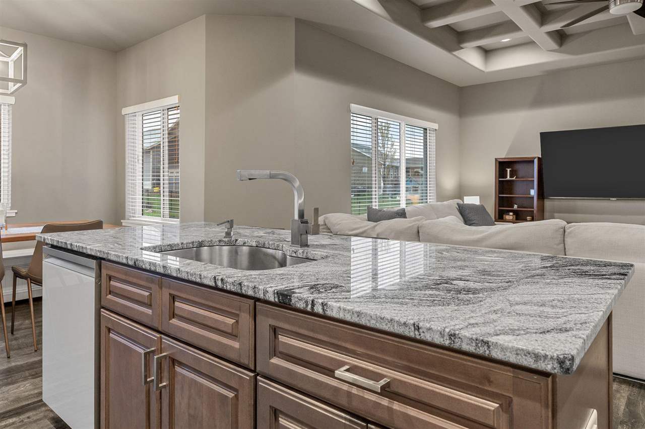 1915 Timber Wolf Drive North Liberty IA 52317