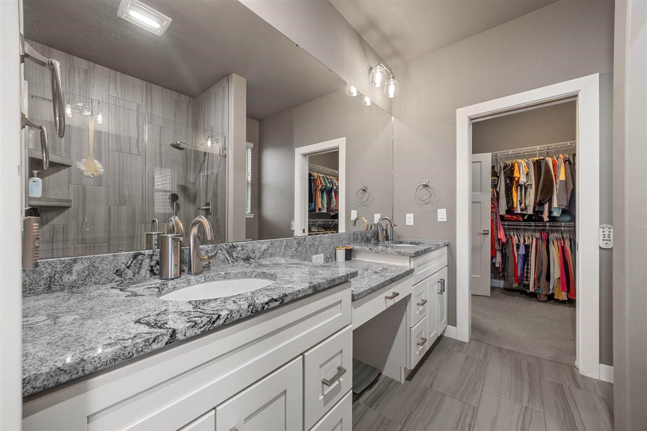 1915 Timber Wolf Drive North Liberty IA 52317