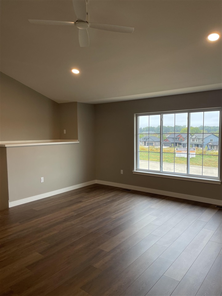 860 Siesta Drive Tiffin IA 52340