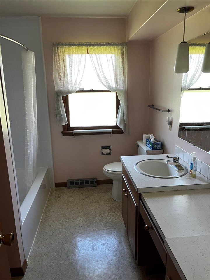 2405 Hickory Grove Road Davenport IA 52804