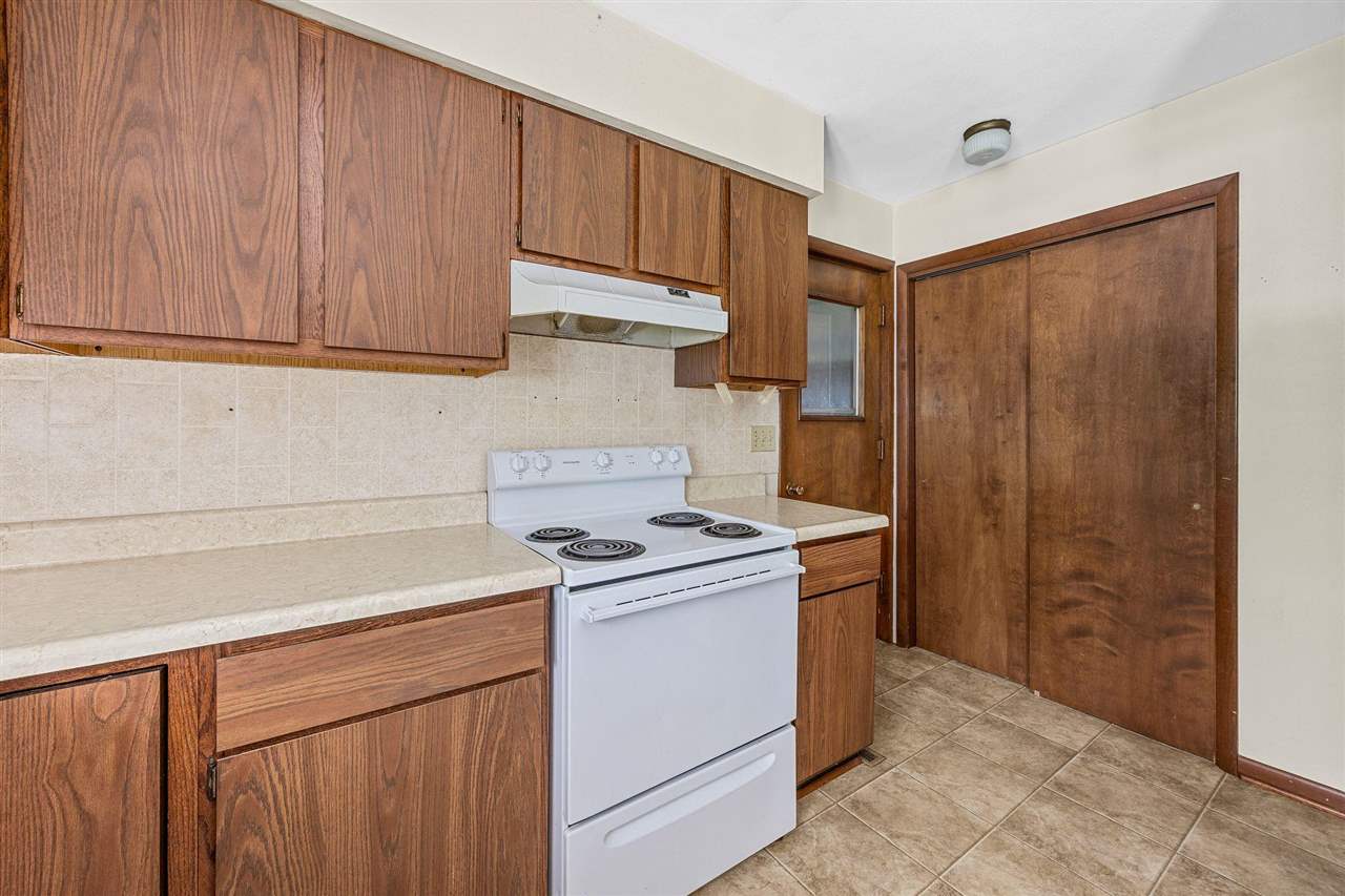 207 & 209 E Adams Street New London IA 52645