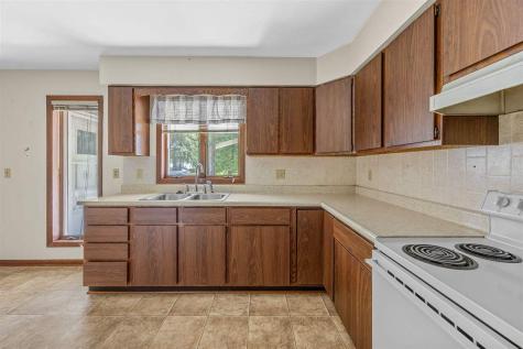 207 & 209 E Adams Street New London IA 52645