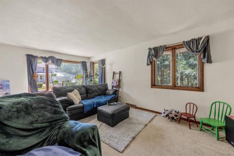 207 & 209 E Adams Street New London IA 52645