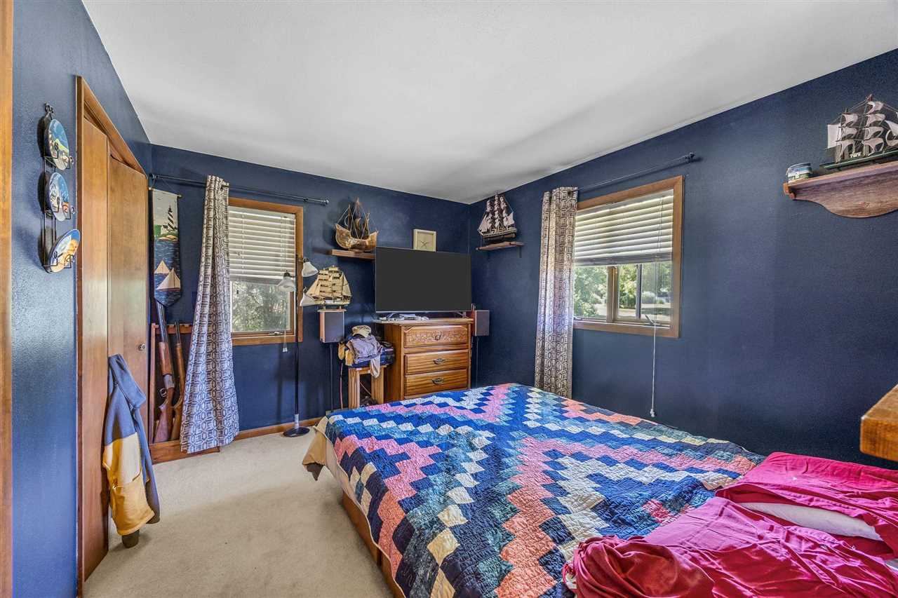 207 & 209 E Adams Street New London IA 52645