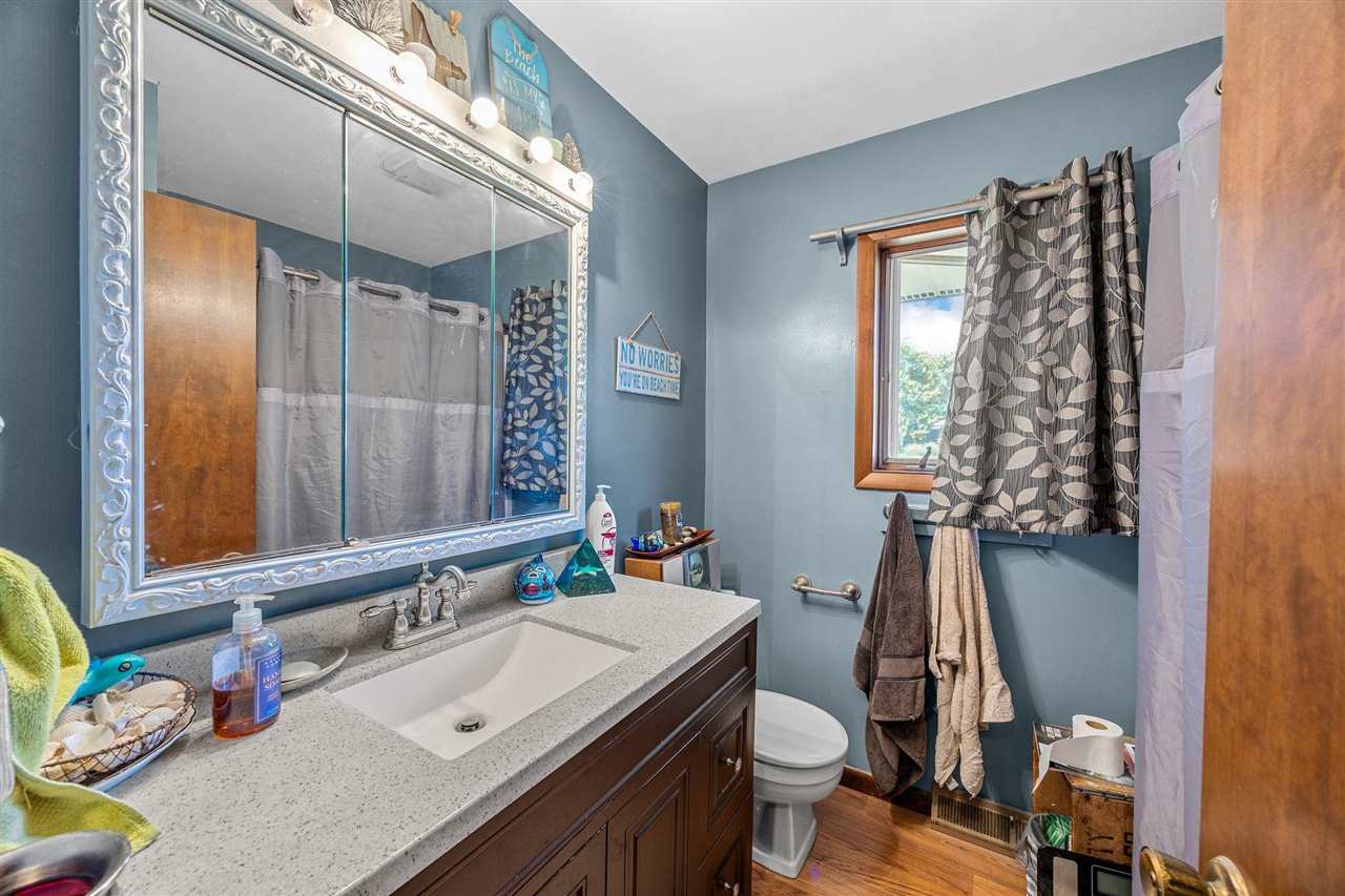 207 & 209 E Adams Street New London IA 52645
