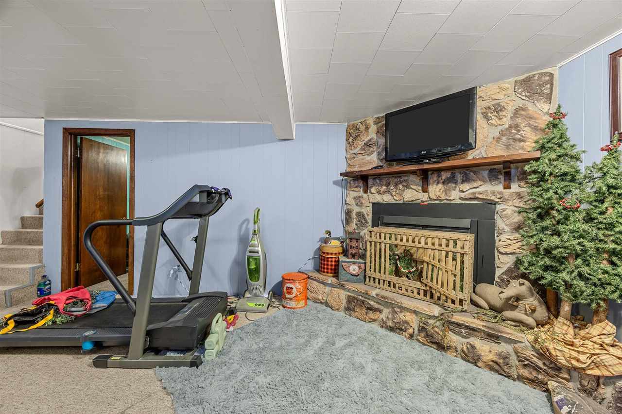 207 & 209 E Adams Street New London IA 52645