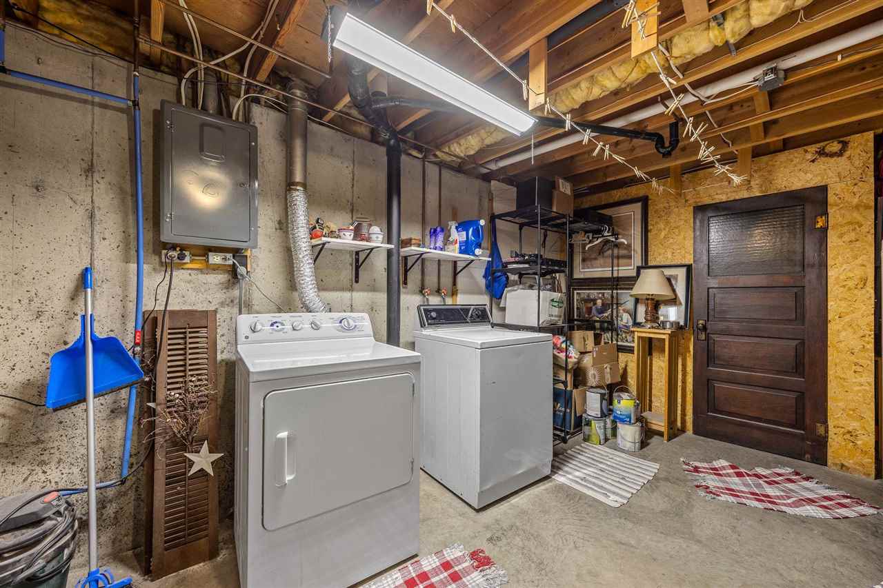 207 & 209 E Adams Street New London IA 52645