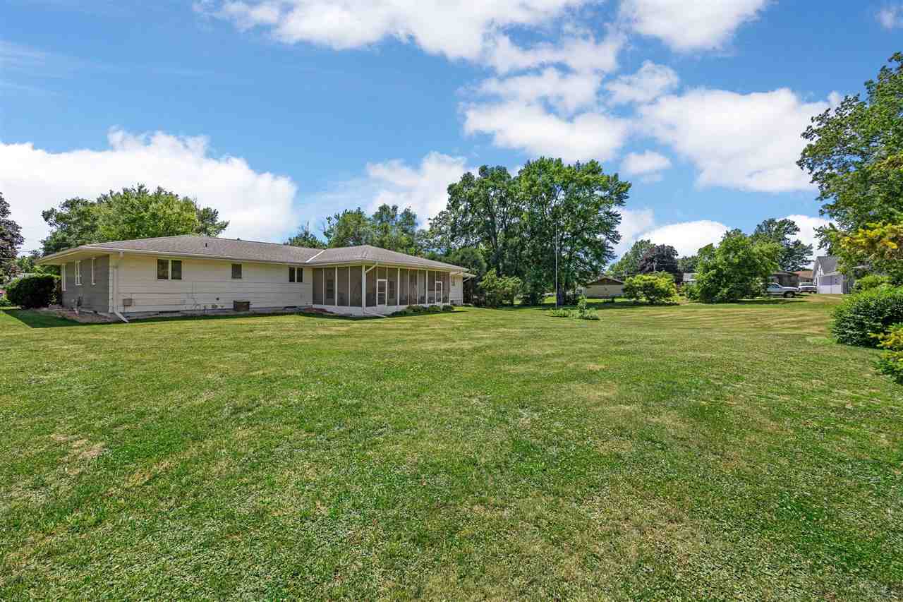 207 & 209 E Adams Street New London IA 52645