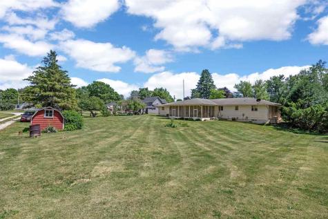 207 & 209 E Adams Street New London IA 52645