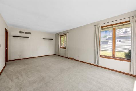 207 & 209 E Adams Street New London IA 52645