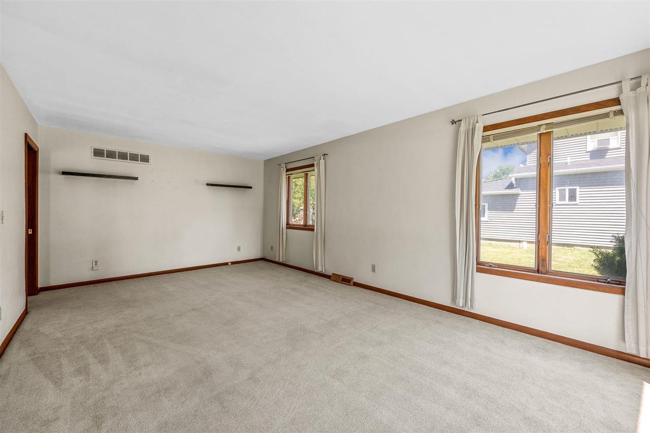 207 & 209 E Adams Street New London IA 52645