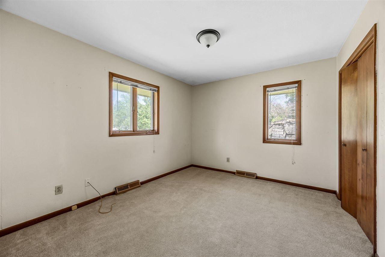 207 & 209 E Adams Street New London IA 52645